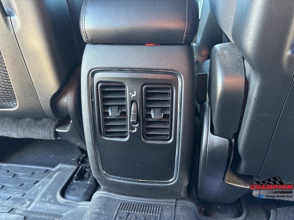 Used 2018 Jeep Grand Cherokee Laredo image 26