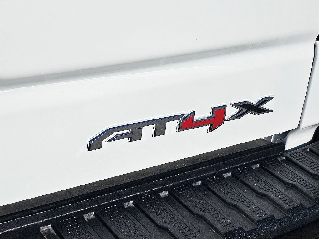Used 2025 GMC Sierra 1500 AT4X image 15