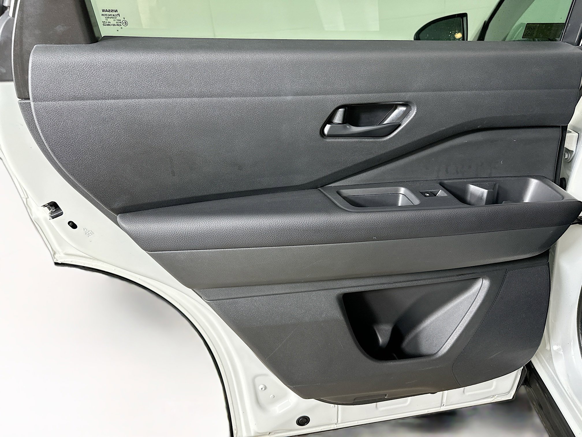 Used 2024 Nissan Pathfinder SV image 25