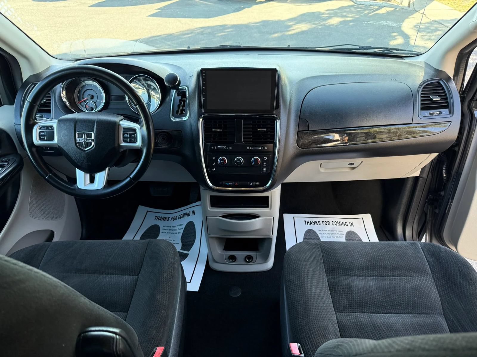 Used 2015 Dodge Grand Caravan American Value Package w/ UConnect Hands-Free Group FWD image 21