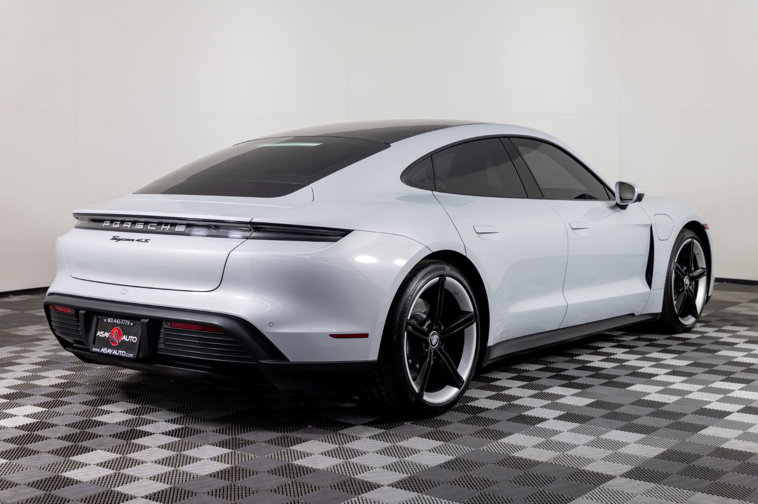 Used 2021 Porsche Taycan 4S w/ Premium Package image 7