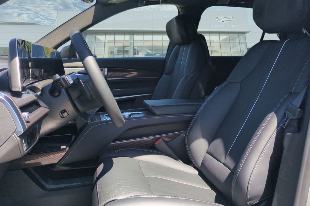 New 2026 Cadillac Vistiq Luxury w/ LPO, Floor Liner Package AWD/4WD image 12