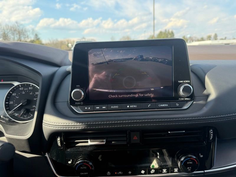 Used 2022 Nissan Rogue SV w/ SV Premium Package image 26