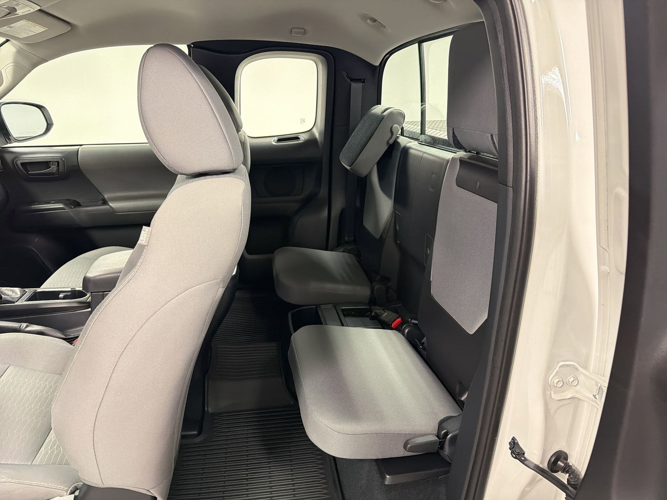 Used 2018 Toyota Tacoma SR w/ SR Convenience Package image 13