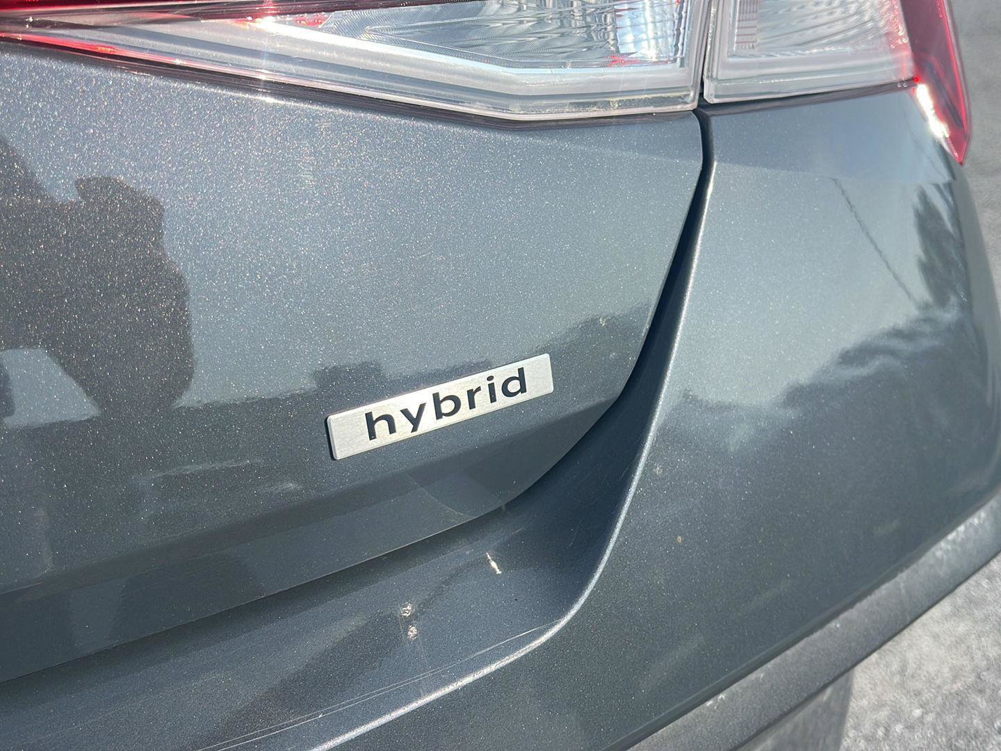 Used 2025 Hyundai Elantra SEL FWD image 34