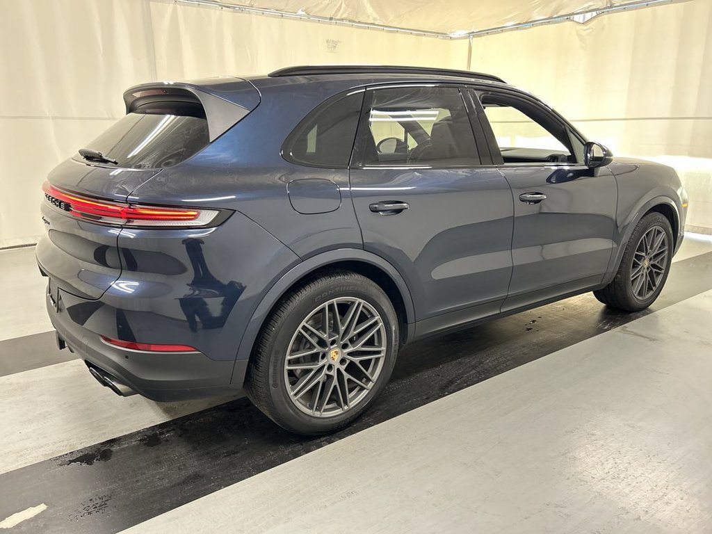 Certified 2024 Porsche Cayenne AWD/4WD image 2