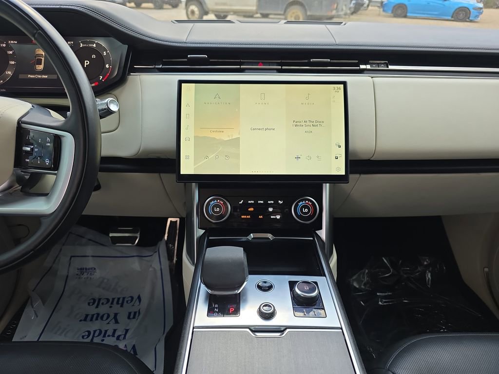 Used 2022 Land Rover Range Rover SE AWD/4WD image 15
