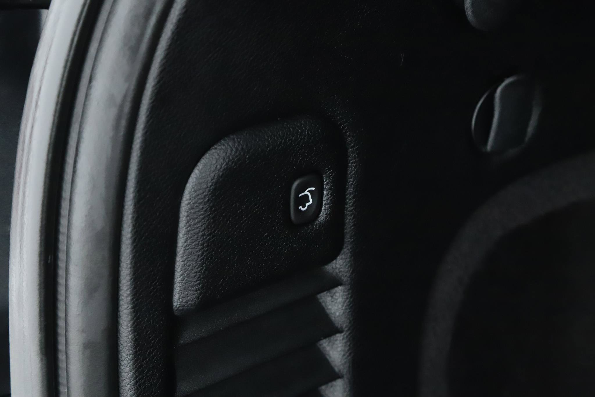 Used 2018 Jeep Grand Cherokee SRT image 20