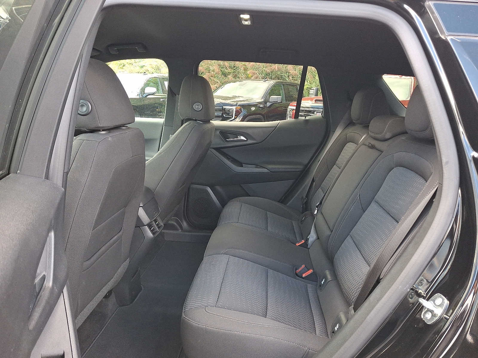 Used 2026 Chevrolet Equinox LT AWD/4WD image 11