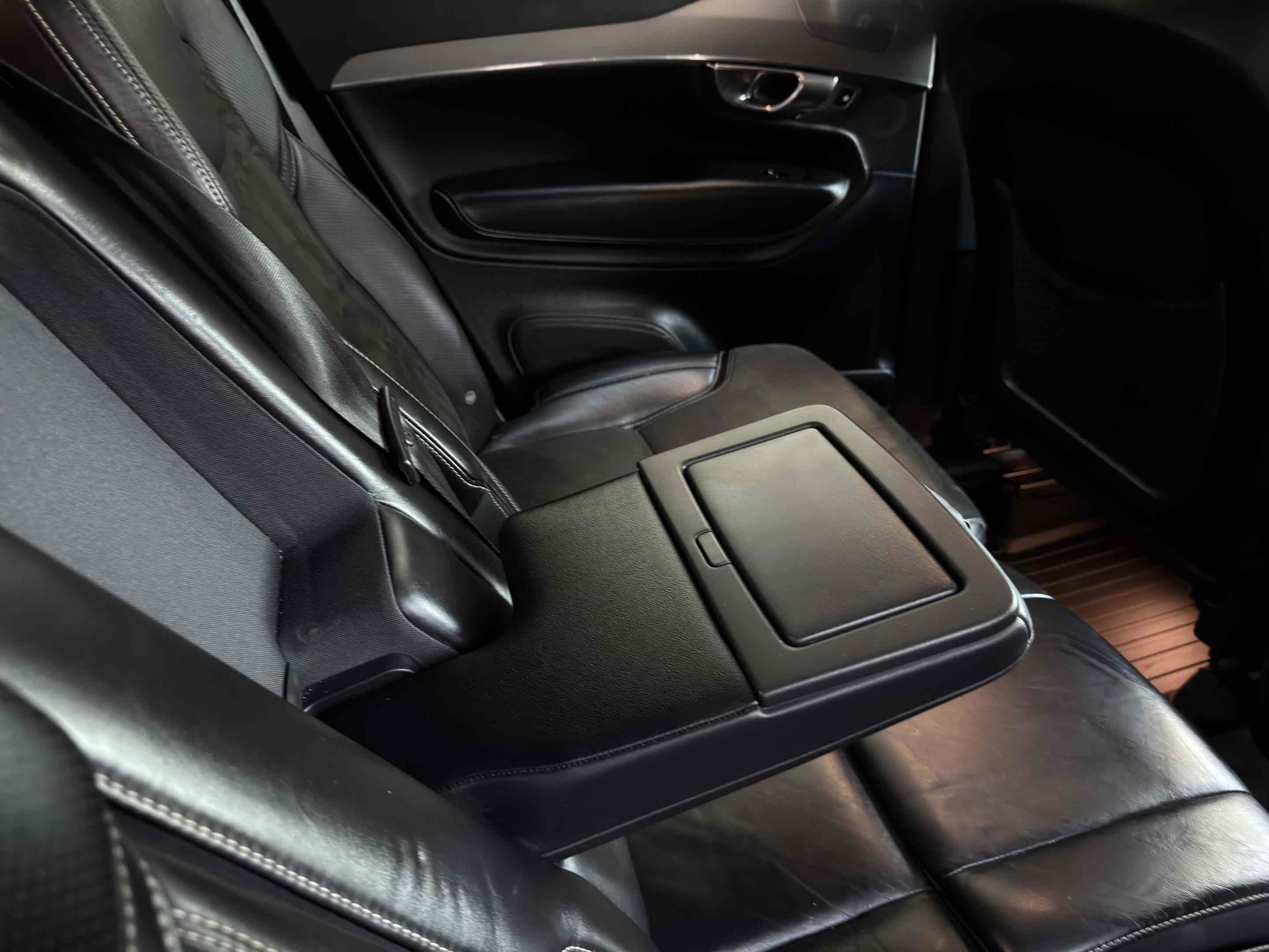 Used 2016 Volvo XC90 T6 R-Design w/ Vision Package image 92