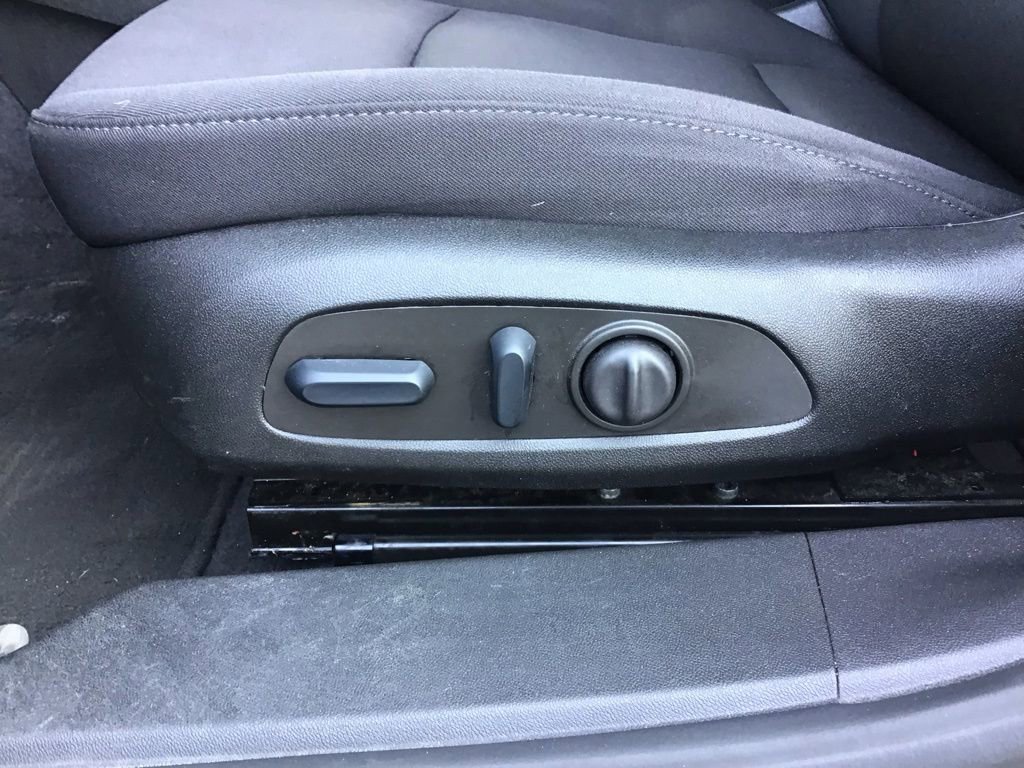 Used 2022 Chevrolet Malibu RS image 9