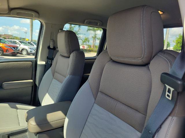 Certified 2022 Nissan Frontier SV image 21