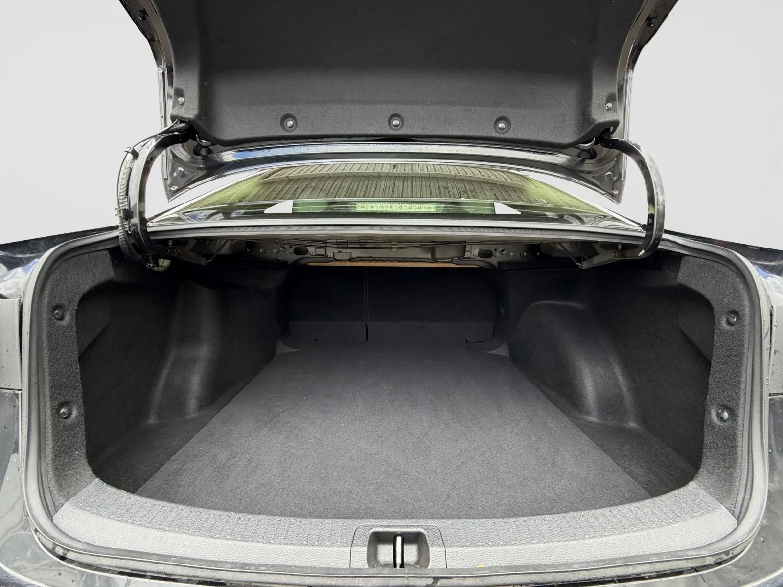 Used 2023 Toyota Corolla LE AWD/4WD image 15