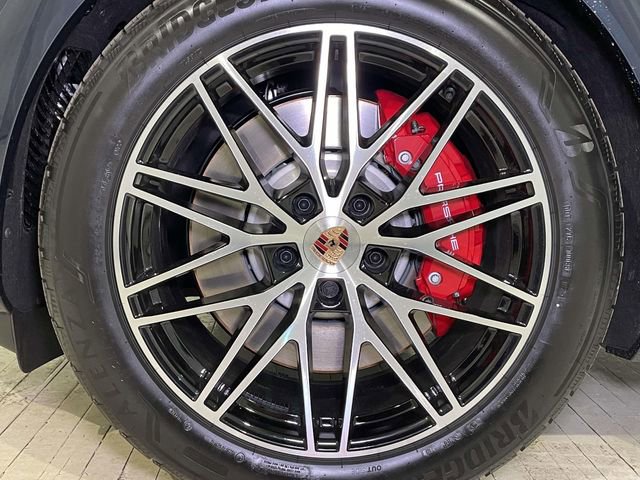 New 2026 Porsche Cayenne GTS image 13