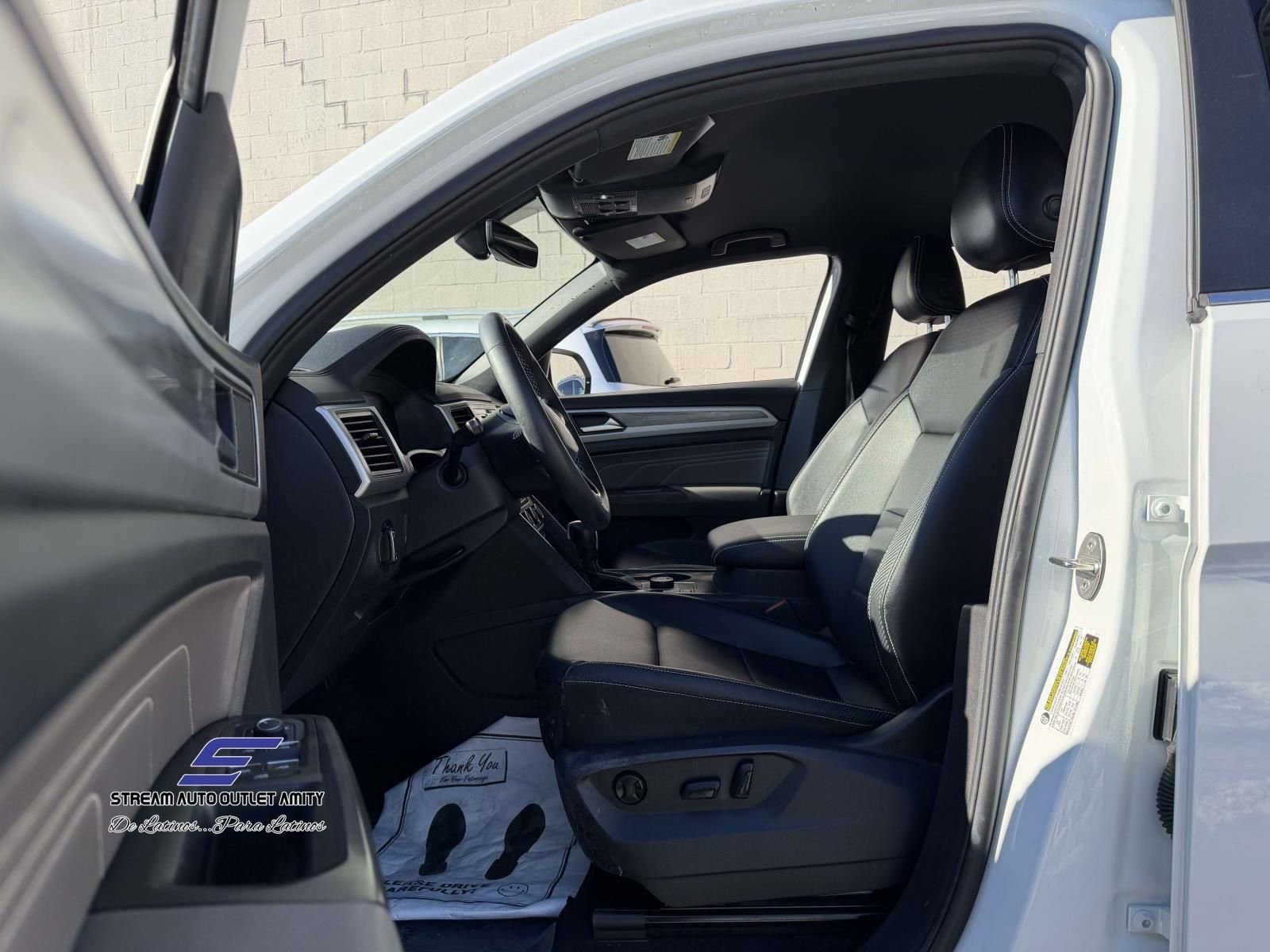 Used 2022 Volkswagen Atlas Cross Sport SE image 28