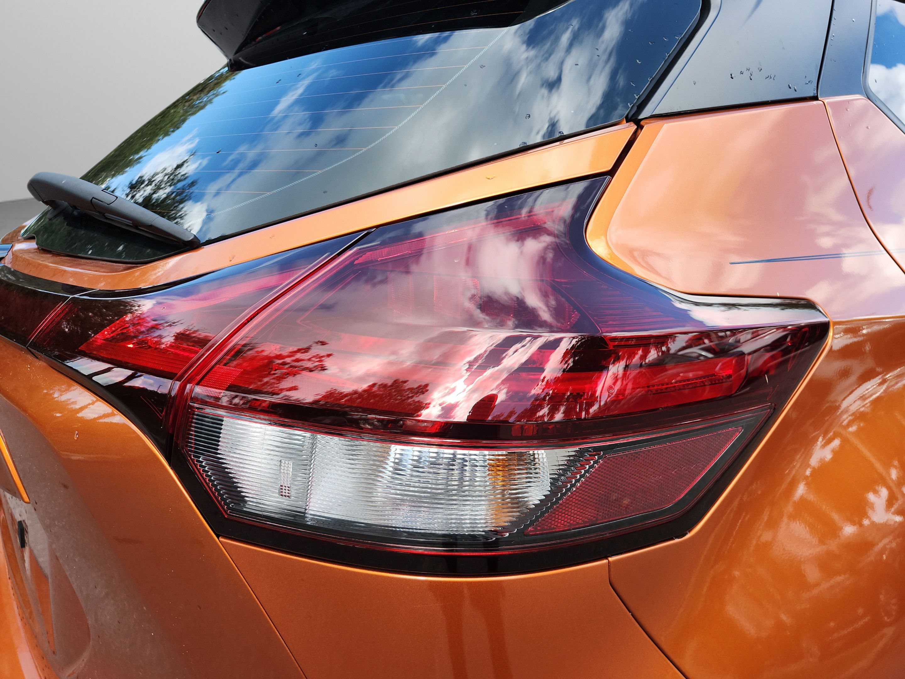 Certified 2024 Nissan Kicks SR w/ SR Premium Package FWD image 32