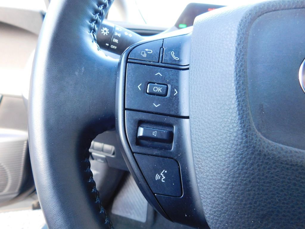 Used 2024 Toyota Prius LE image 19
