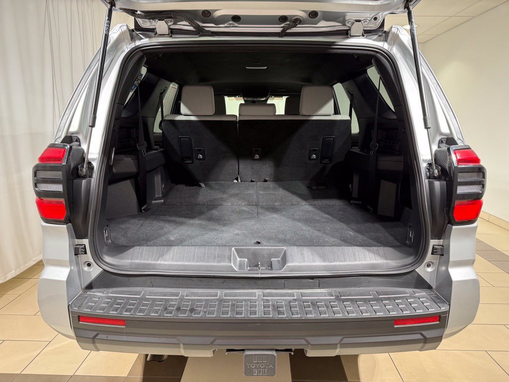 Certified 2025 Toyota 4Runner SR5 AWD/4WD image 12