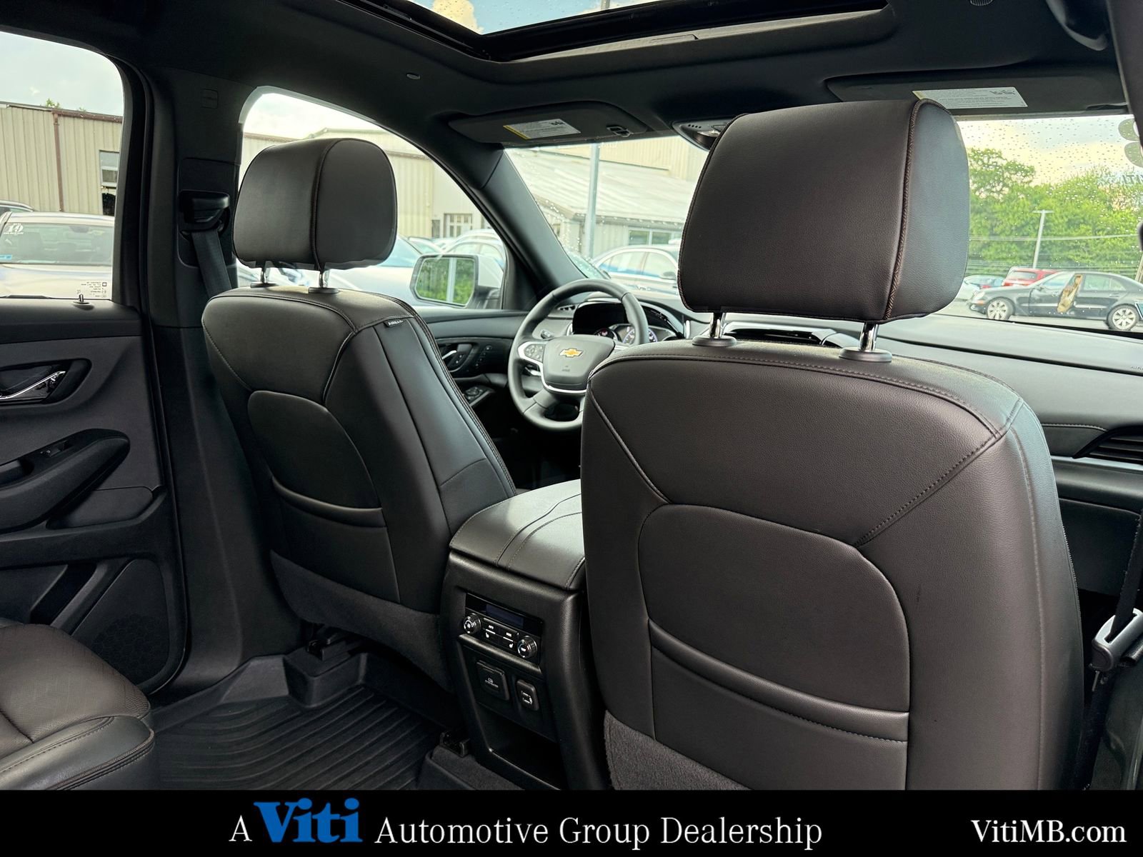 Used 2023 Chevrolet Traverse High Country image 28