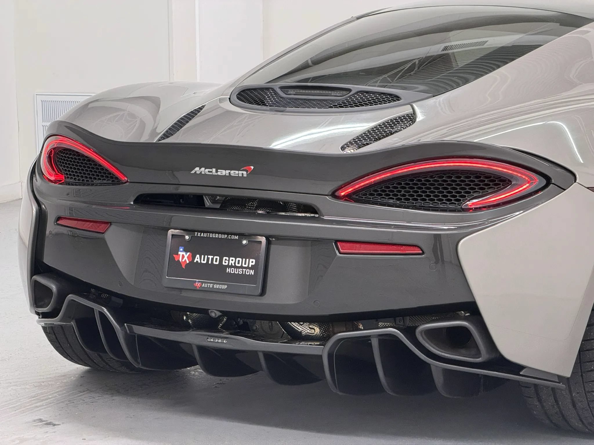 Used 2017 McLaren 570S RWD image 76