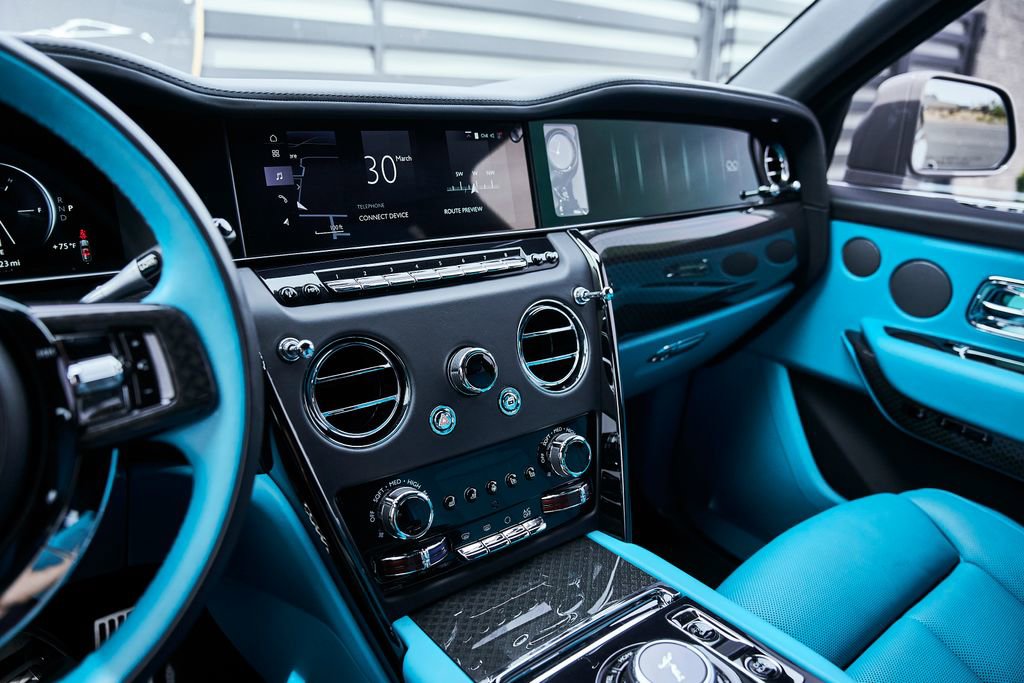 Used 2025 Rolls-Royce Cullinan Black Badge image 68