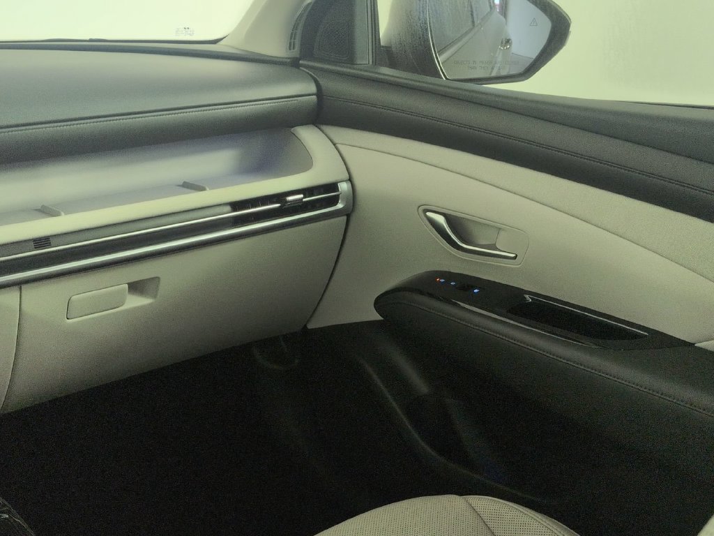 Used 2025 Hyundai Tucson Limited AWD/4WD image 23