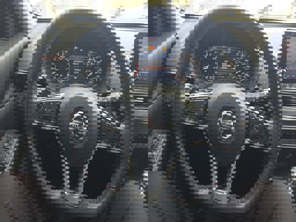 Used 2021 Nissan Altima 2.5 SR w/ SR Premium Package image 18