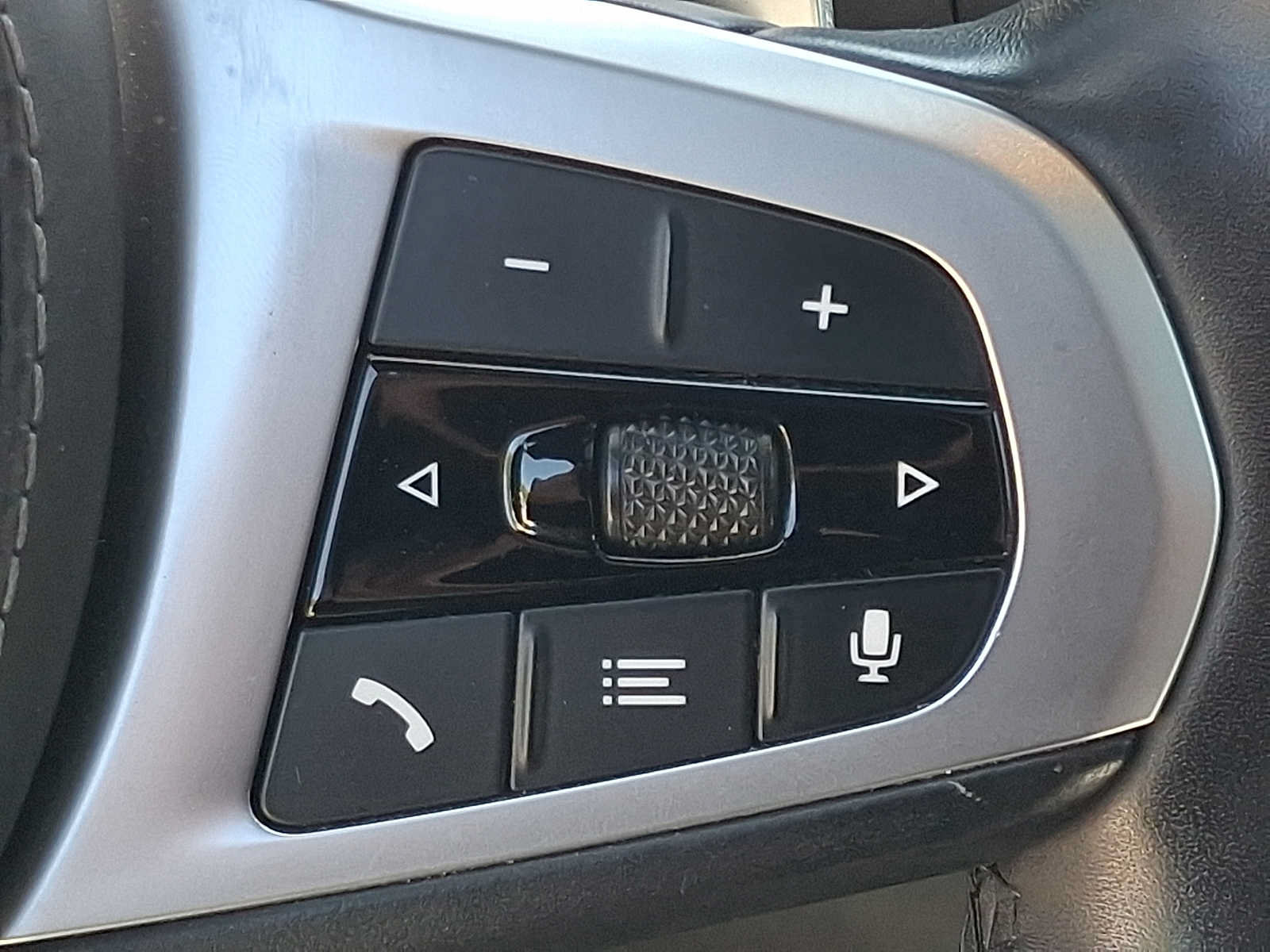 Used 2019 BMW X5 xDrive40i w/ M Sport Package AWD/4WD image 24