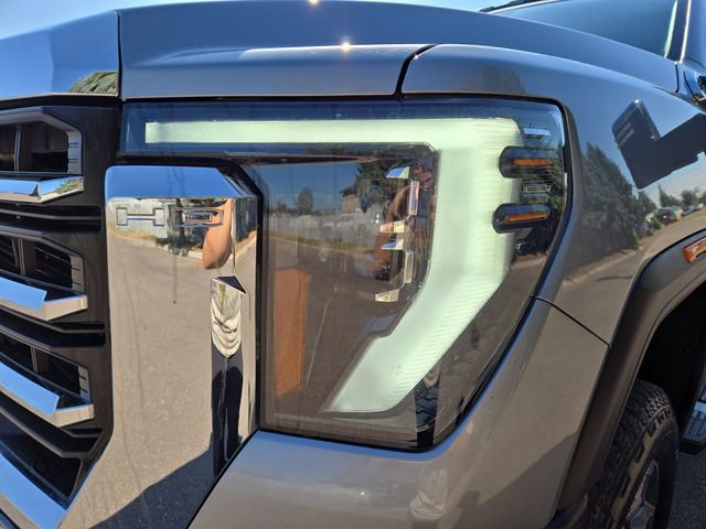 Used 2025 GMC Sierra 3500 SLT w/ SLT Premium Package AWD/4WD image 6