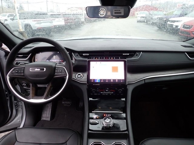 New 2025 Jeep Grand Cherokee Limited w/ MOPAR Finishing Package image 14