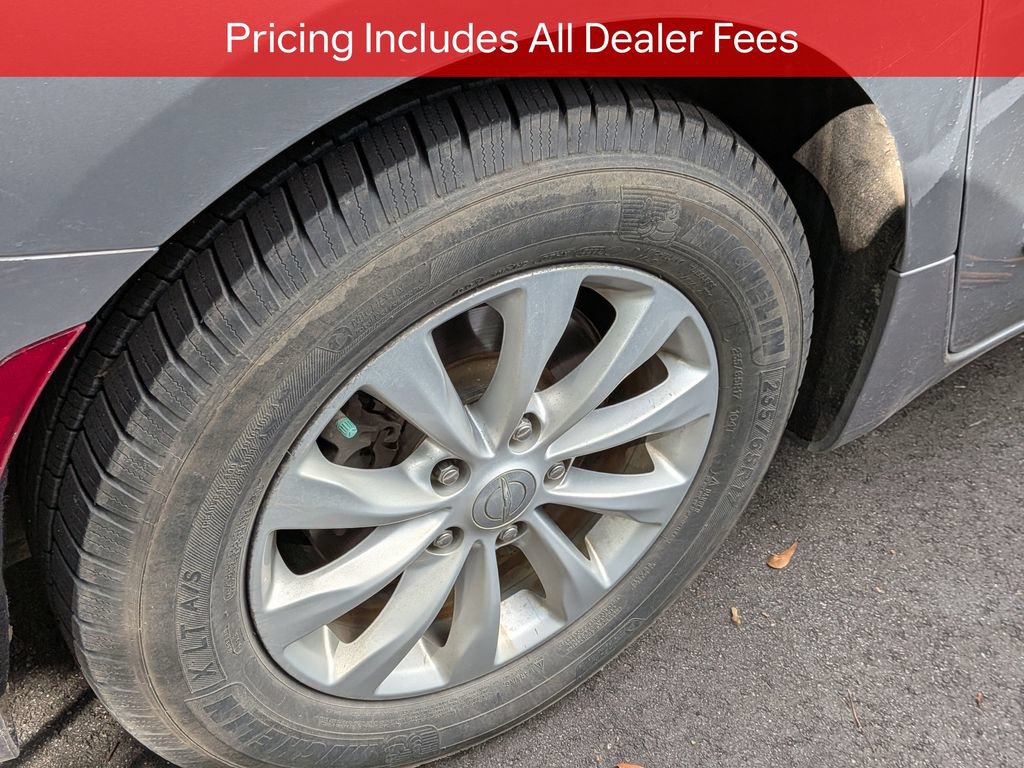Used 2019 Chrysler Pacifica Touring-L FWD image 7