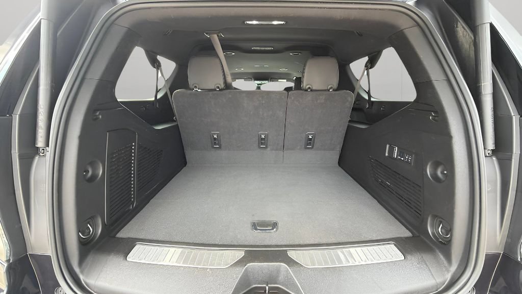 Certified 2025 Chevrolet Suburban Premier AWD/4WD image 29
