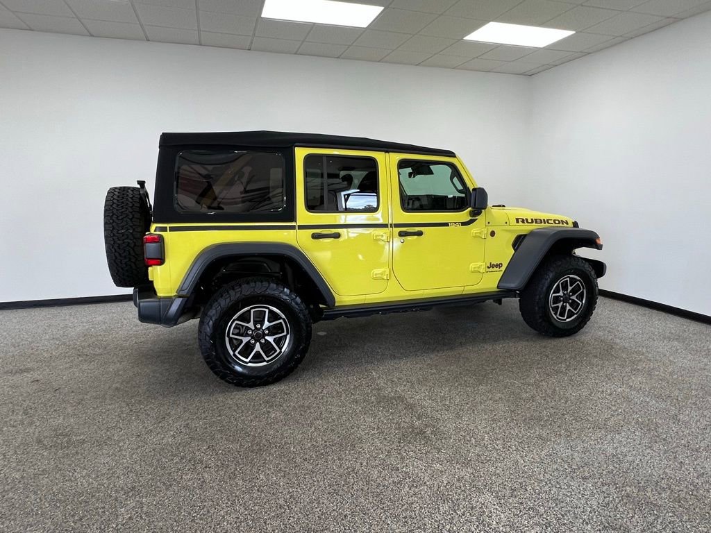 Used 2024 Jeep Wrangler Unlimited Rubicon w/ Technology Group image 21
