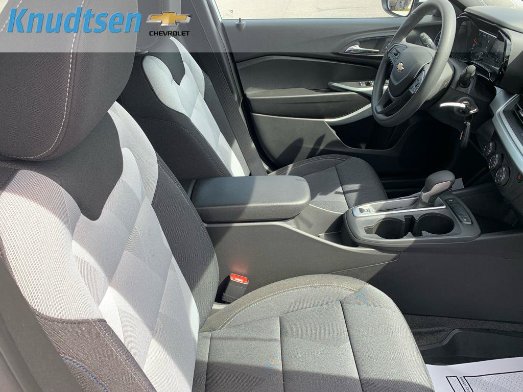 New 2026 Chevrolet Trax LS w/ Driver Confidence Package FWD image 10