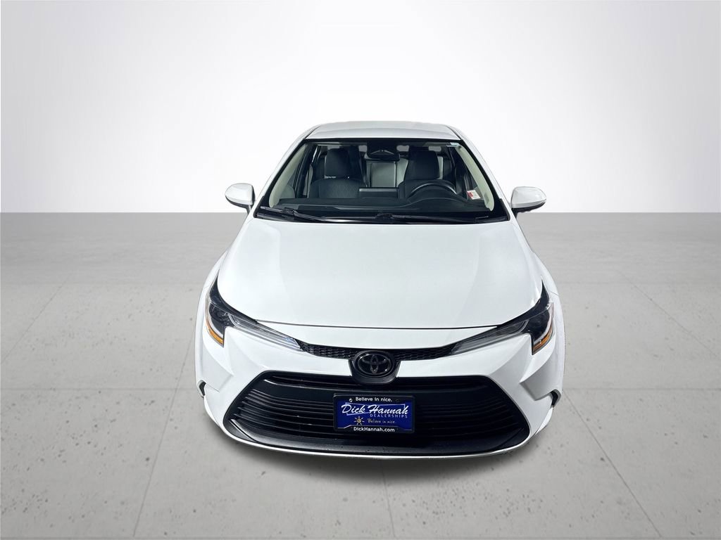 Used 2023 Toyota Corolla LE image 3