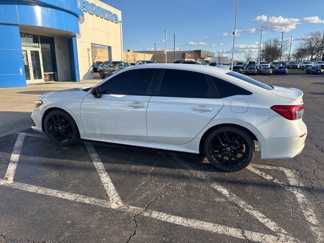 Used 2023 Honda Civic Sport image 4