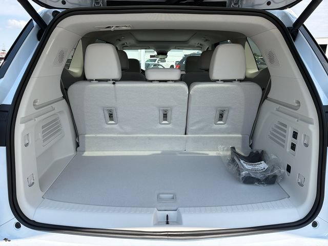New 2026 Buick Enclave Avenir w/ Super Cruise Package AWD/4WD image 24