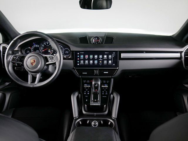 Certified 2023 Porsche Cayenne Platinum Edition image 12