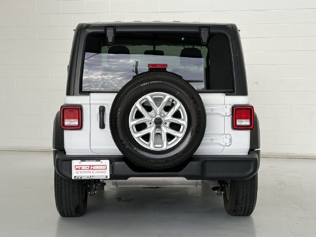 Used 2023 Jeep Wrangler Sport AWD/4WD image 7