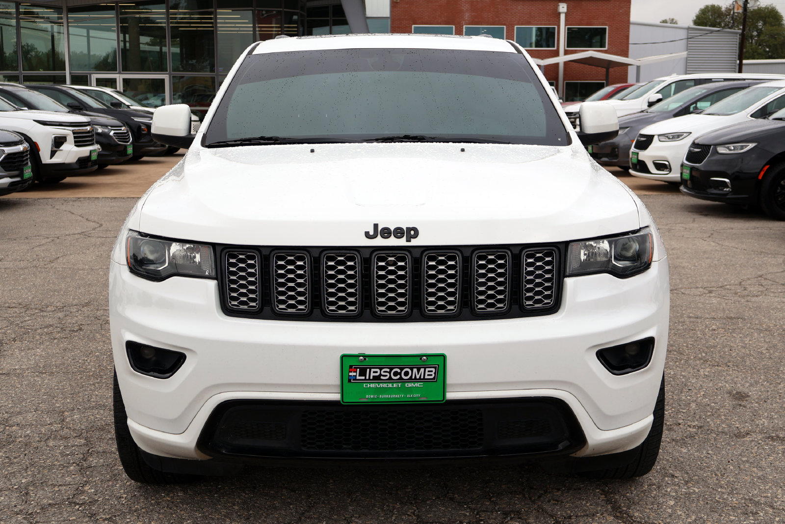 Used 2019 Jeep Grand Cherokee Altitude AWD/4WD image 3