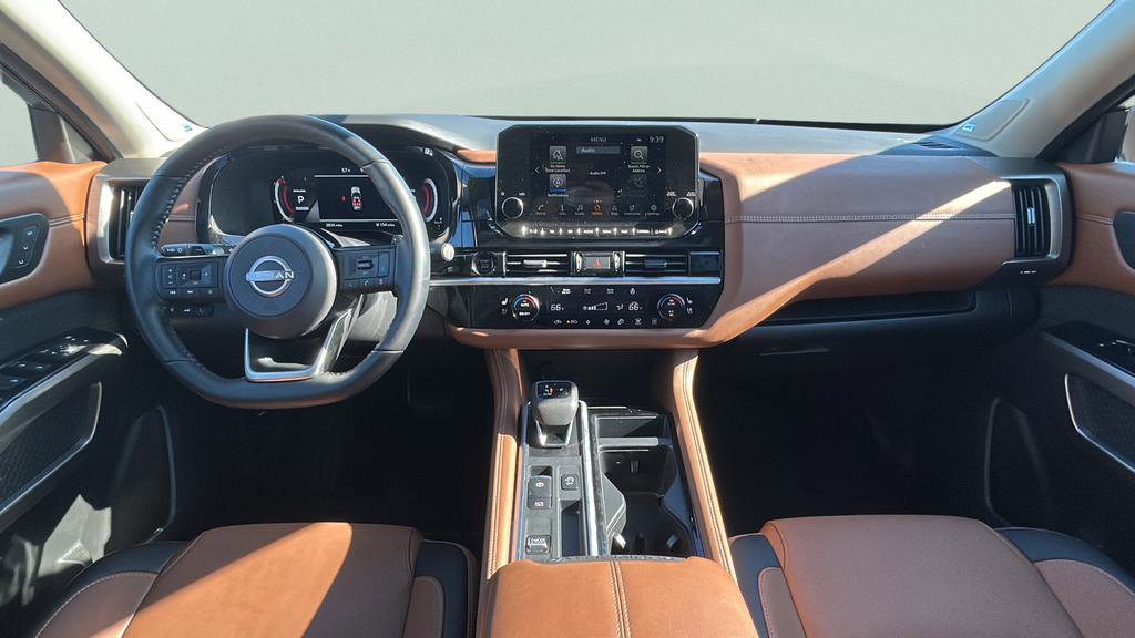 Used 2025 Nissan Pathfinder Platinum image 23