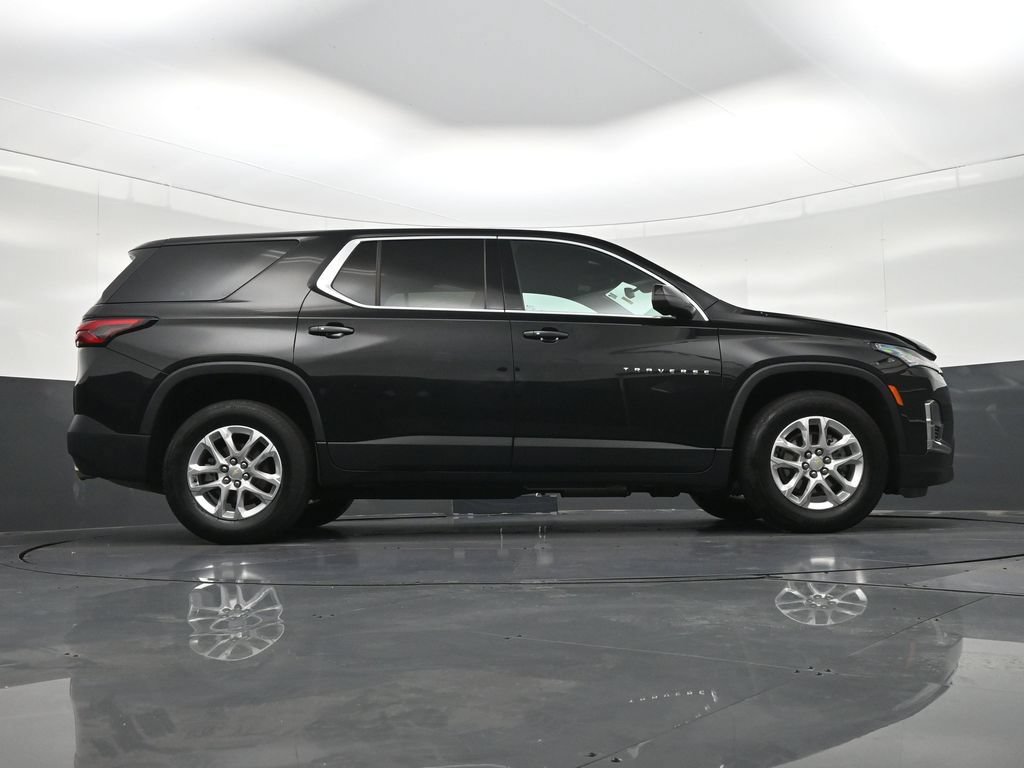 Used 2022 Chevrolet Traverse LS FWD image 26