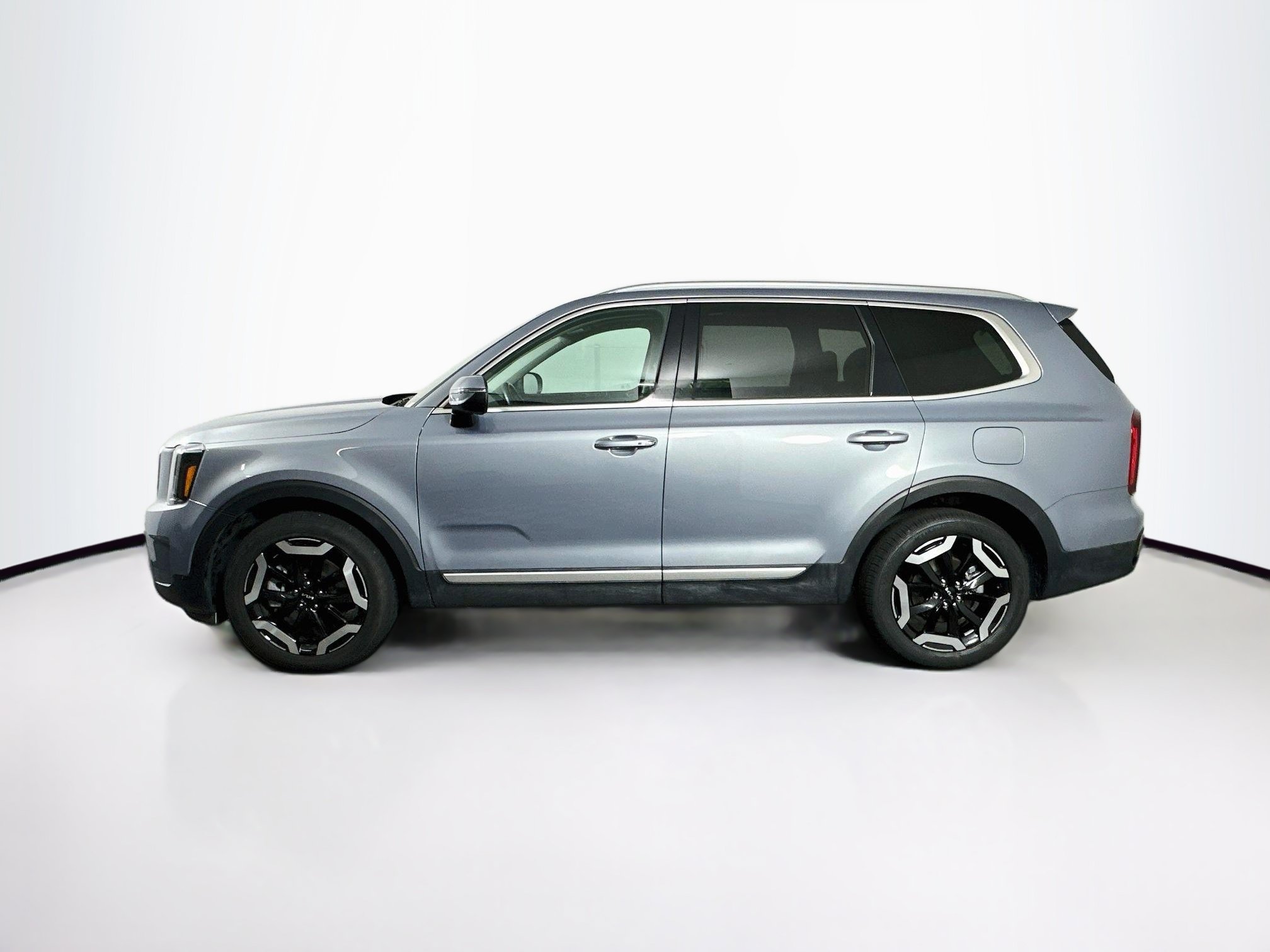 Used 2025 Kia Telluride S AWD/4WD image 4