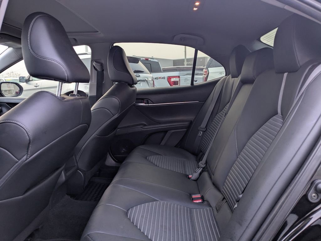 Used 2022 Toyota Camry SE image 12