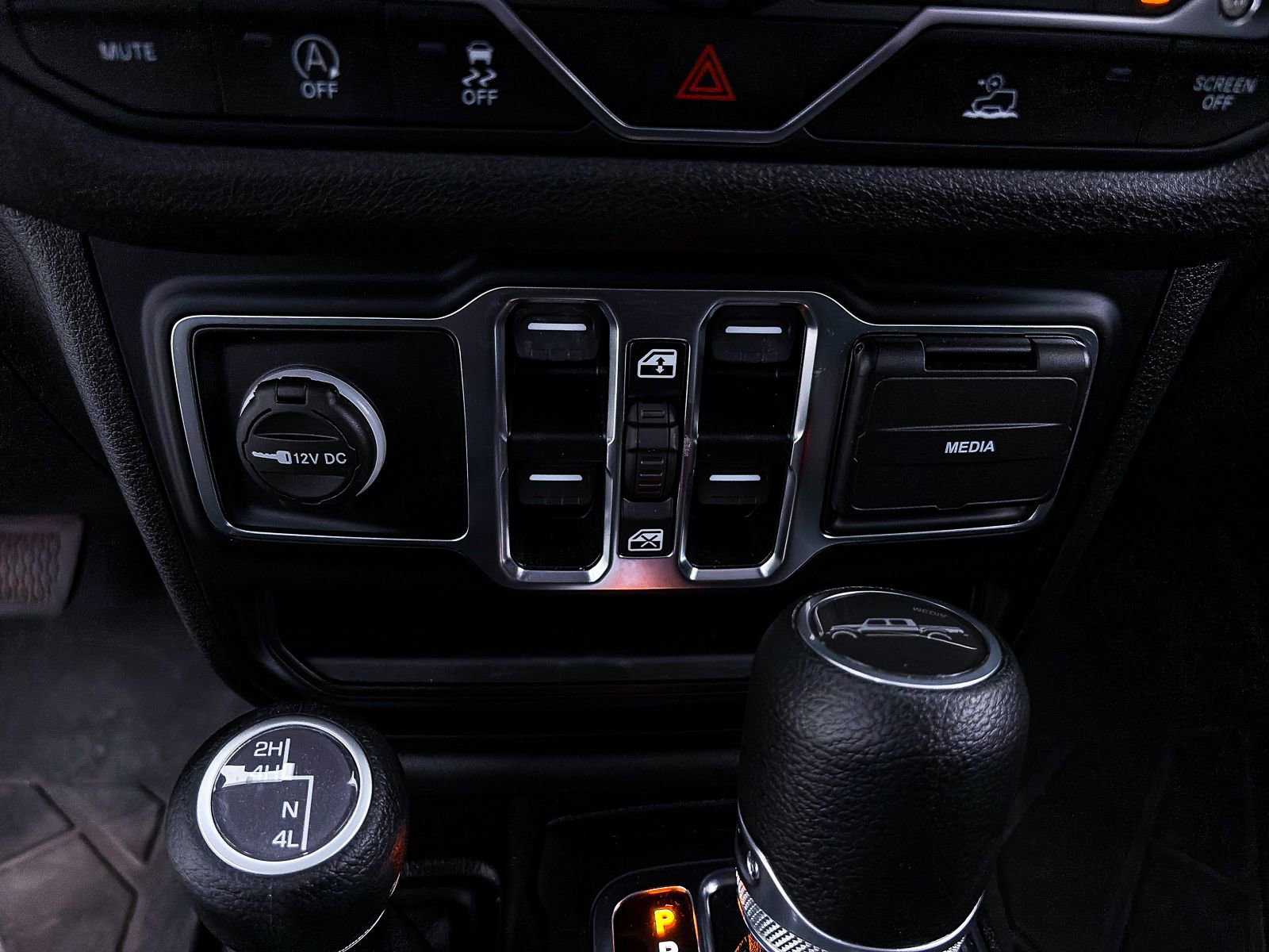 Used 2024 Jeep Gladiator Sport image 22