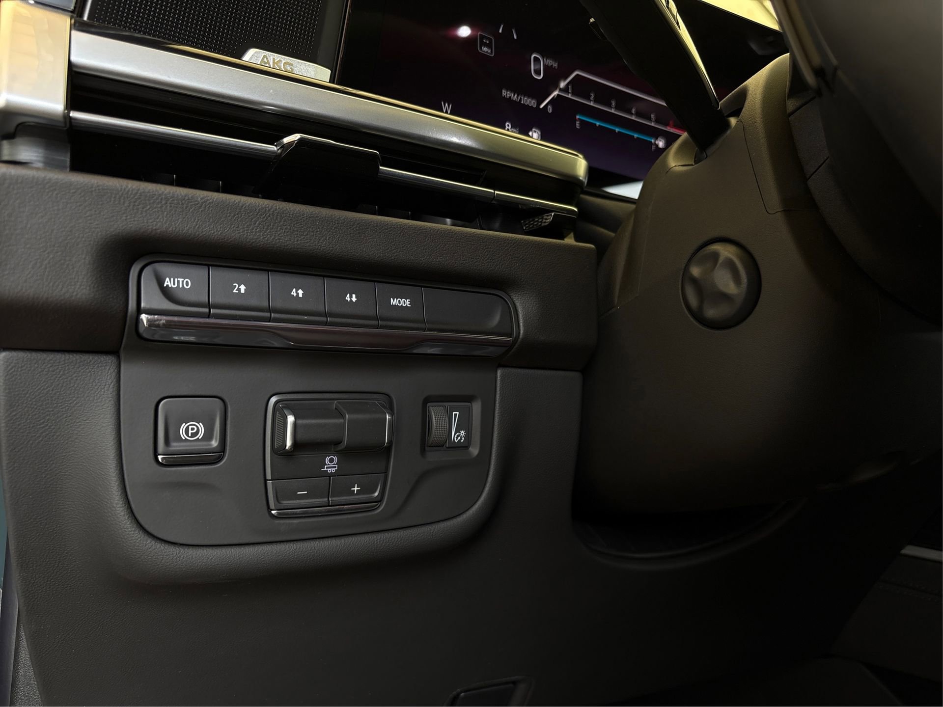 New 2026 Cadillac Escalade ESV Sport w/ LPO, ONYX Package image 20