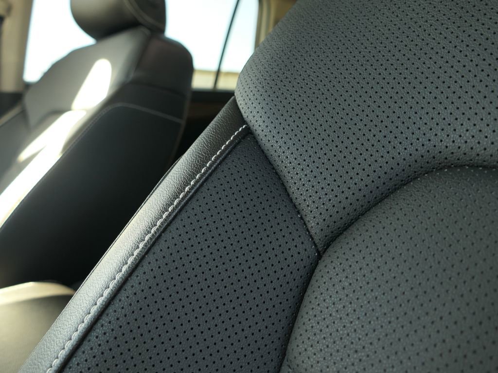 Used 2025 Volkswagen Atlas SE image 11