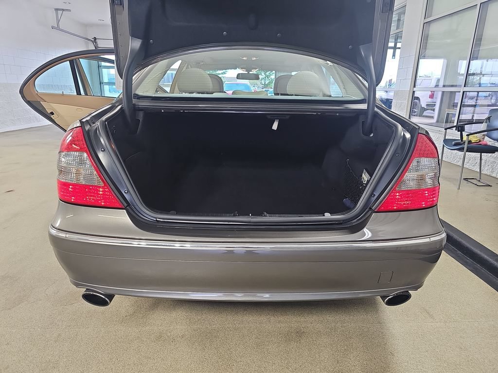 Used 2008 Mercedes-Benz E 350 4MATIC Sedan image 14