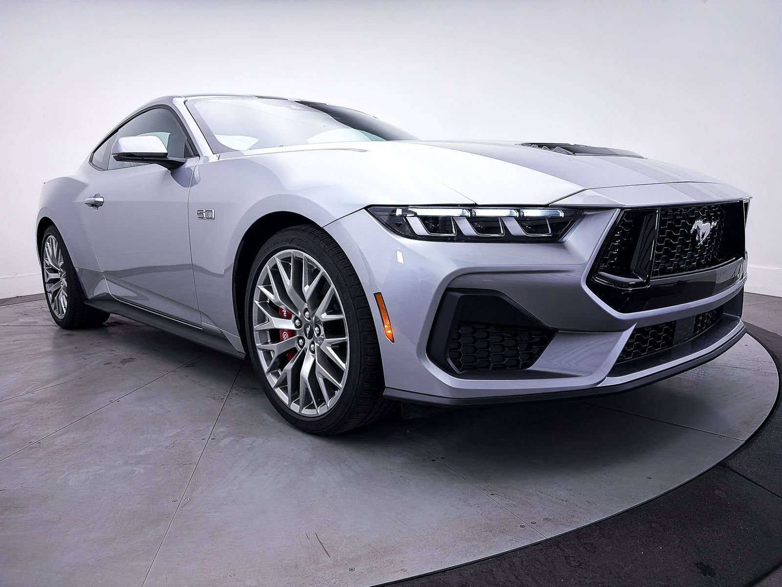 Used 2024 Ford Mustang GT Premium image 9