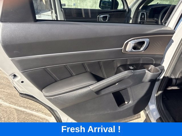 Used 2023 Kia Sorento SX AWD/4WD image 15